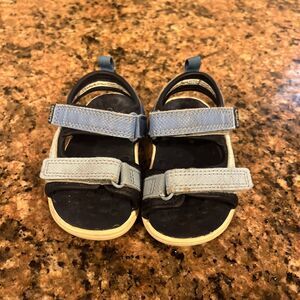 Baby Carter Sandels Size 3M US - 18 EUR - 10.5 CM